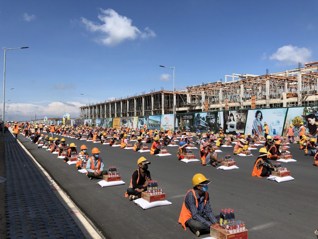 Construction Workers of Borey Peng Huoth Show Gratitudes for the Help in Tough Time due to Covid-19