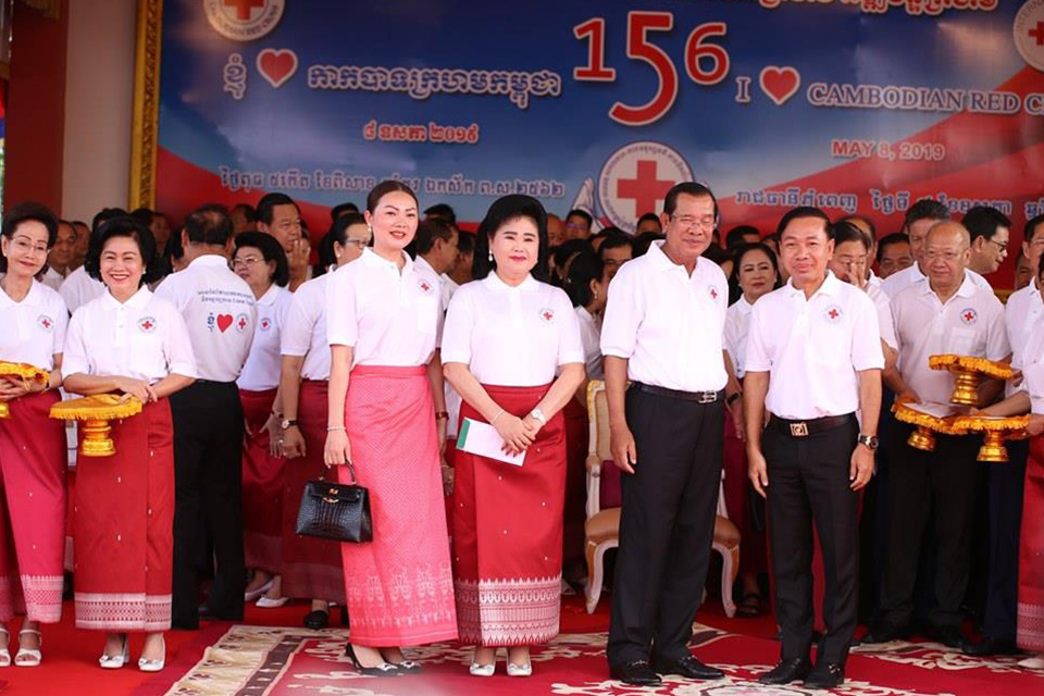 Peng Huoth Group Donates $100,000 to Cambodian Red Cross
