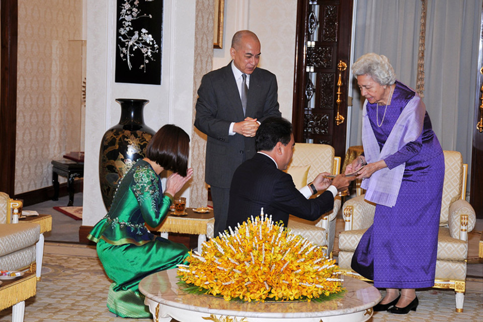 His Majesty King Norodom Sihamoni and Her Majesty Queen Mother Norodom Monineath Sihanouk granted Oknha Peng Huoth Group Management the royal audience